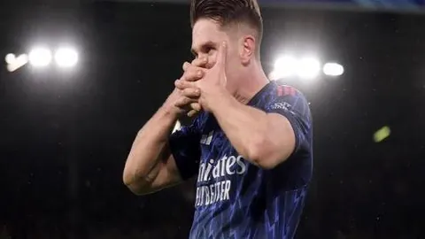 “NBA激战：篮网115-112惊险逆转奇才，约翰逊18分，蒂米19分险中取胜”